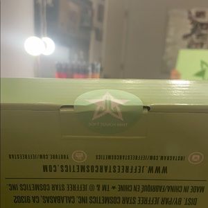 MINT SOFT TOUCH LEAF MIRROR JEFFREE STAR